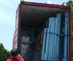 لماذا لا يزال العملاء الأمريكيون يختارونا وسط التعريفات الأمريكية العالية؟